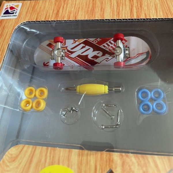 Finger Skateboard & Halfpipe Ramp Set Mini DIY Wood Skate Park Fingerboard Gift