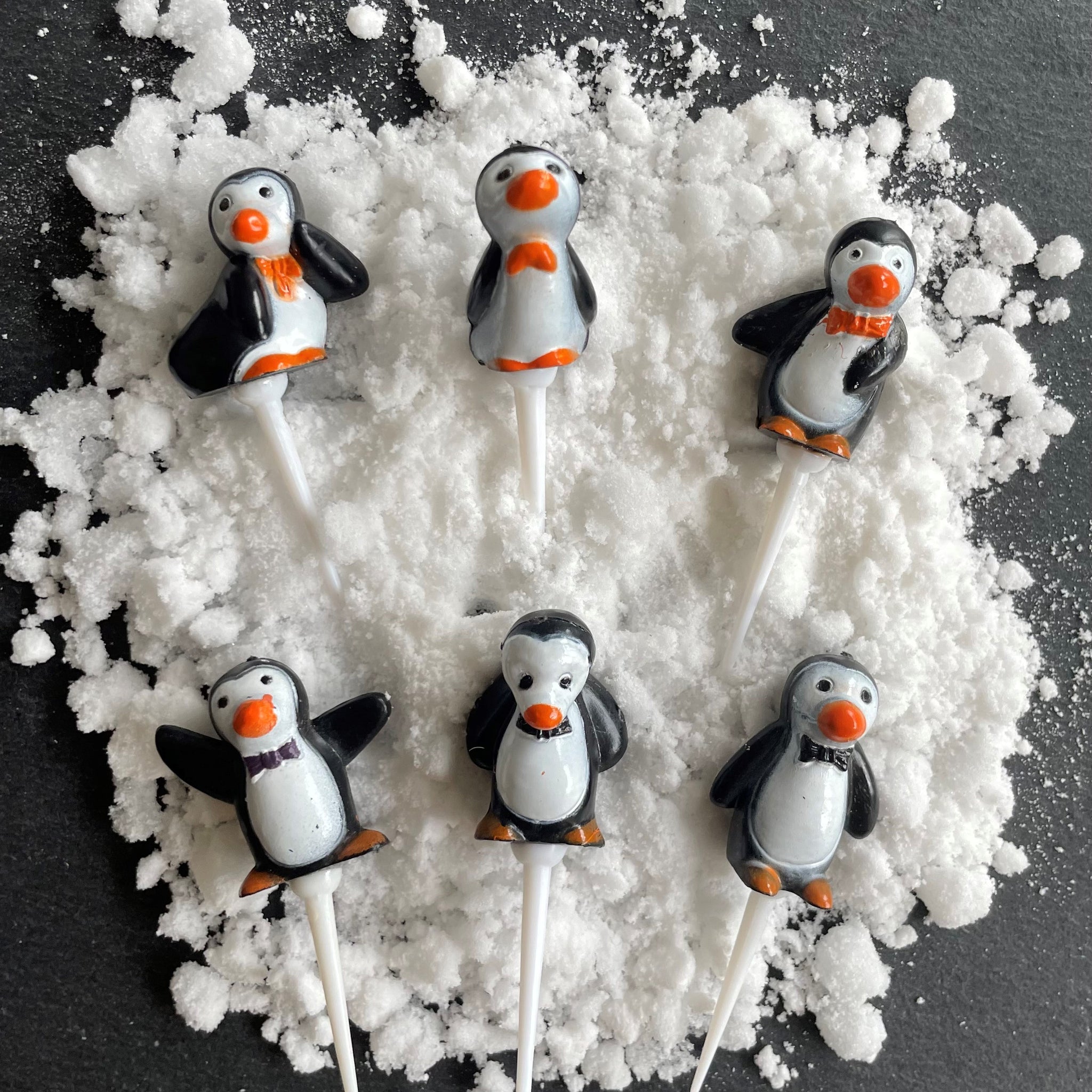 Valentine Penguin Cake Pops - Moms & Munchkins